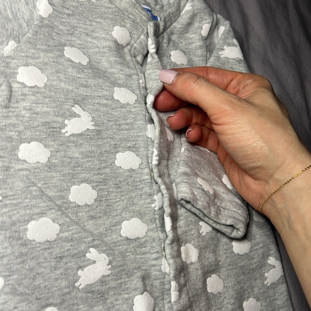 Jacadi Grey Baby Onesie, 6M - Picture 5 of 8